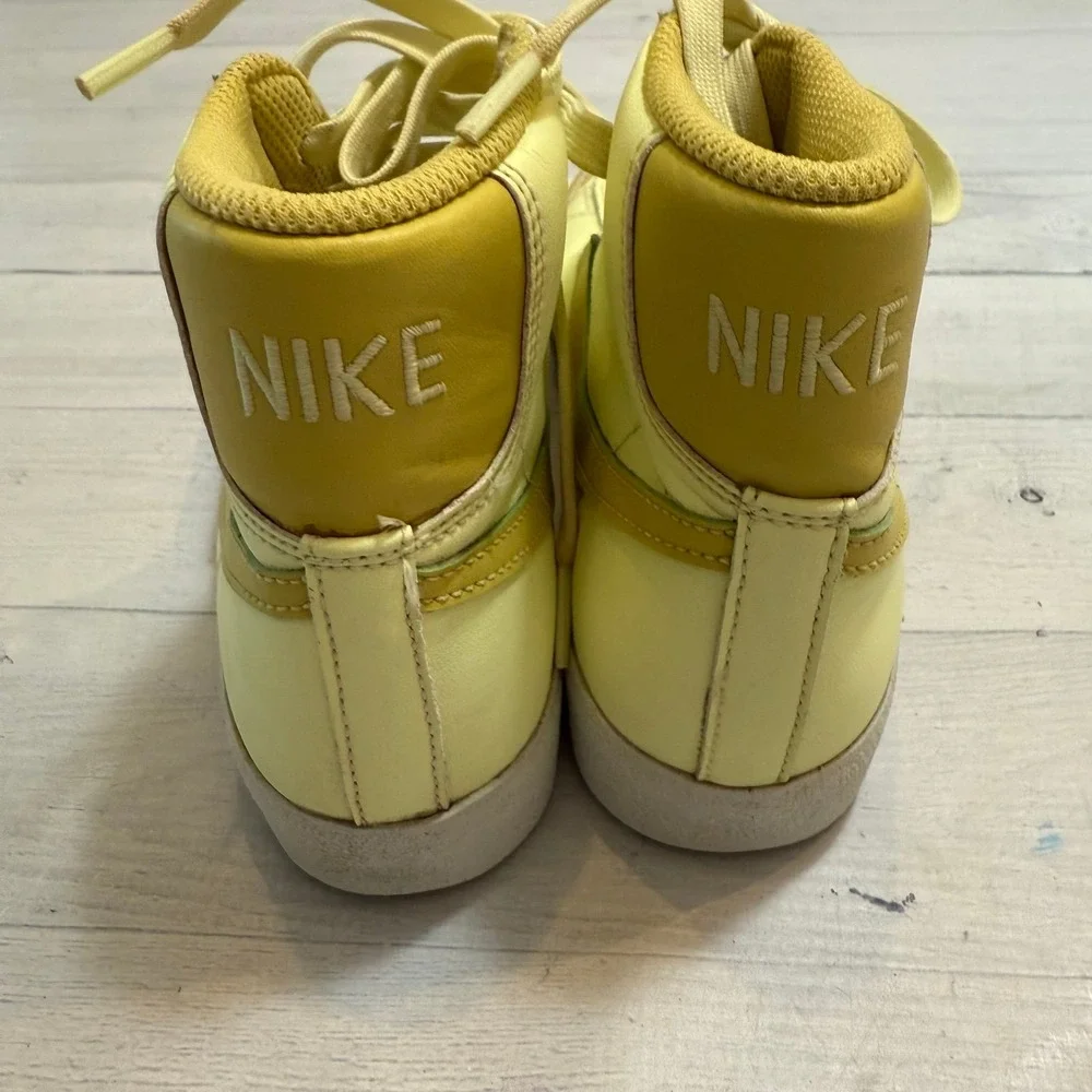 Nike Blazer Mid 77 SE Big Kids‎ Shoes Sneakers Size 4.5 youth Citron